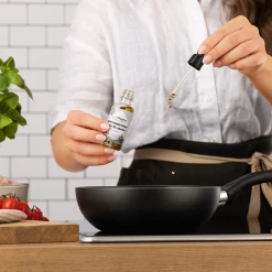 Pure & Spice - Your Drop Of Spice Oil Gewürzextrakt Pfeffer 10 Pure & Spice - Your Drop Of Spice Oil Gewürzextrakt Pfeffer -Alnatura shop MAM 9304237 SHOP IMAGE 1.4